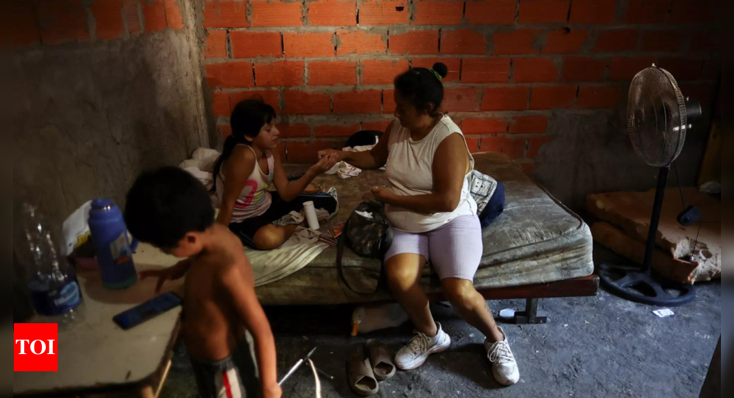 Dans les quartiers argentins, la pauvreté croissante freine la campagne d'austérité de Javier Milei