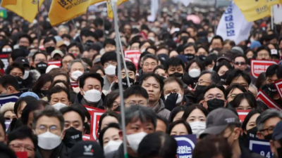 South Korea begins licence suspension process against striking doctors