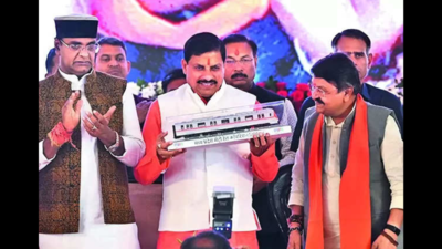 CM lays foundation of 9-km long Subhash Nagar-Karond metro work