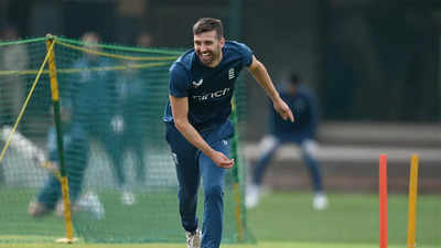 England make one change as Mark Wood replaces Ollie Robinson for final Test against India