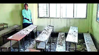 After chunks fall off ceiling, students demand college repair