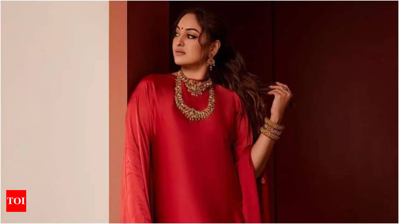 Sonakshi Sinha: I was not groomed for films and was literally thrown into  the deep end of the pool | - Times of India