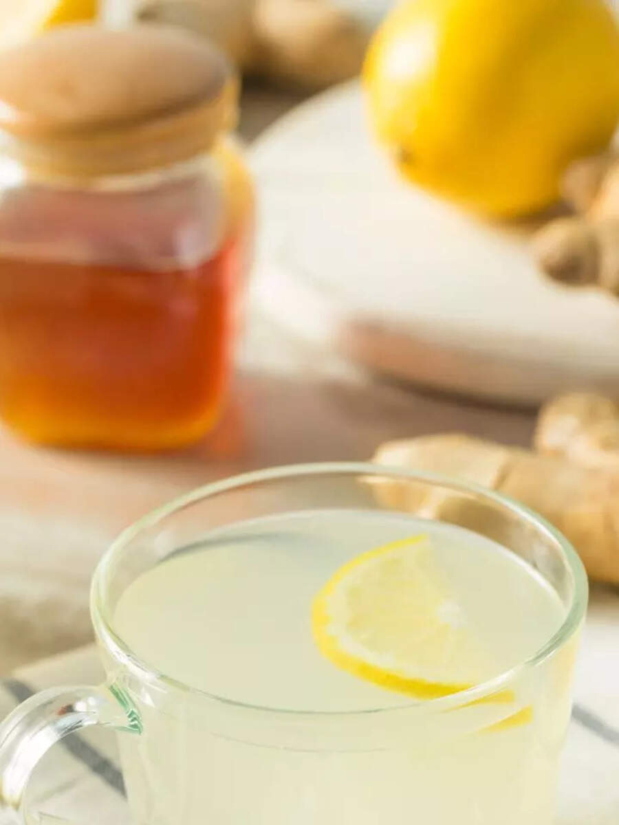  காலை வெறும் வயிற்றில் வெந்நீர் குடிப்பதால் கிடைக்கும் ஒப்பற்ற நன்மைகள்! 