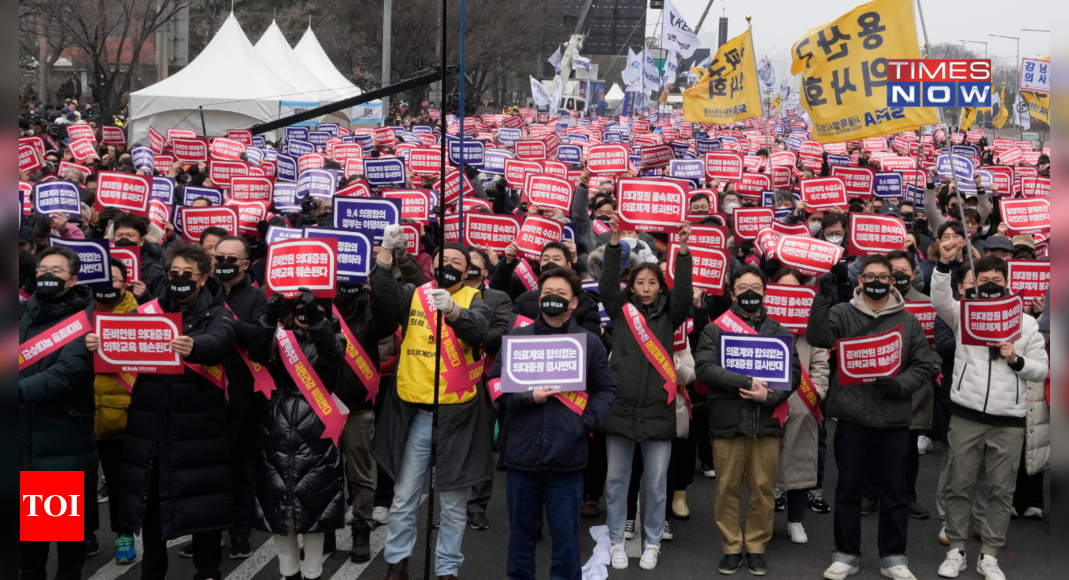 South Korea says no ‘medical catastrophe’ despite doctor walkout