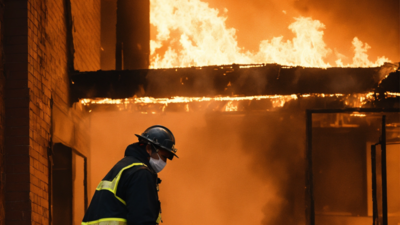 Fire in shop at Anand Nagar, none hurt