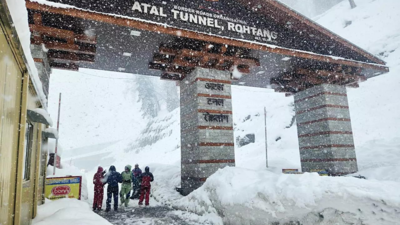 Road to Atal tunnel among 370 stretches blocked in Himachal Pradesh