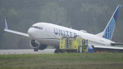 United Airlines jet rolls off runway with 166 aboard; 3rd Boeing mishap in a week
