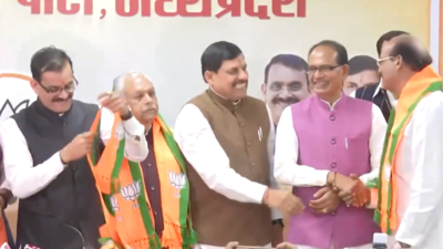 Congress leaders Suresh Pachouri, Gajendra Singh Rajukhedi join BJP in Bhopal