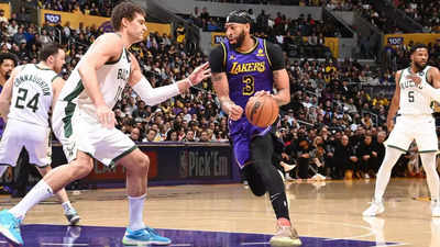 Los Angeles Lakers overcome LeBron James' absence with win against Milwaukee Bucks
