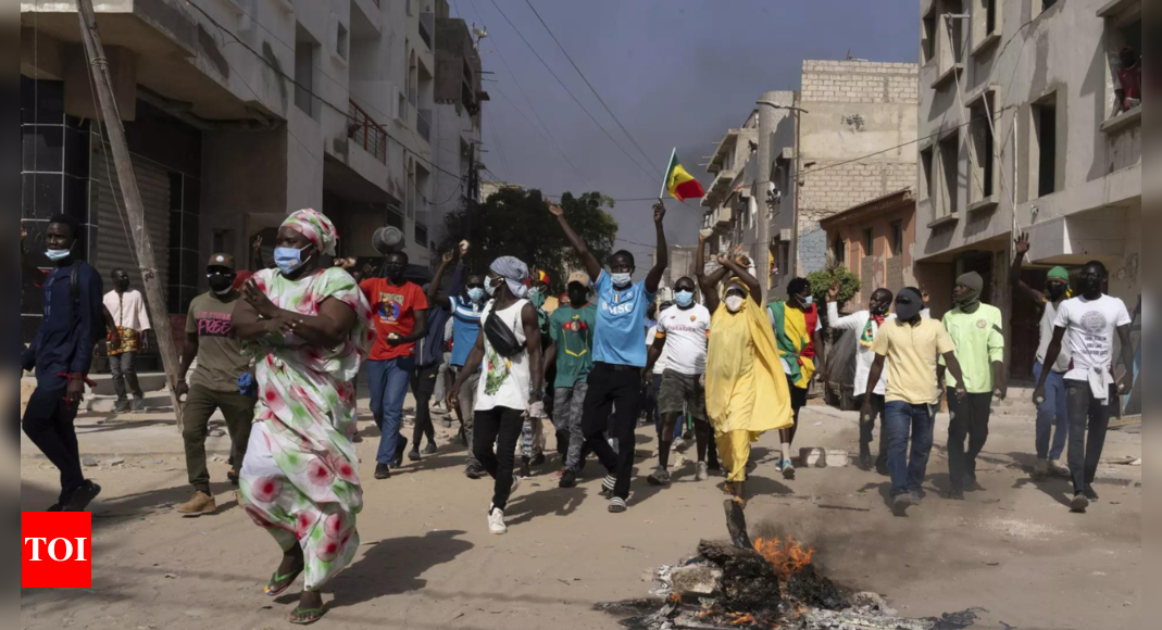 Les candidats à la présidentielle sénégalaise lancent leur campagne après de violentes protestations contre le retard du vote
