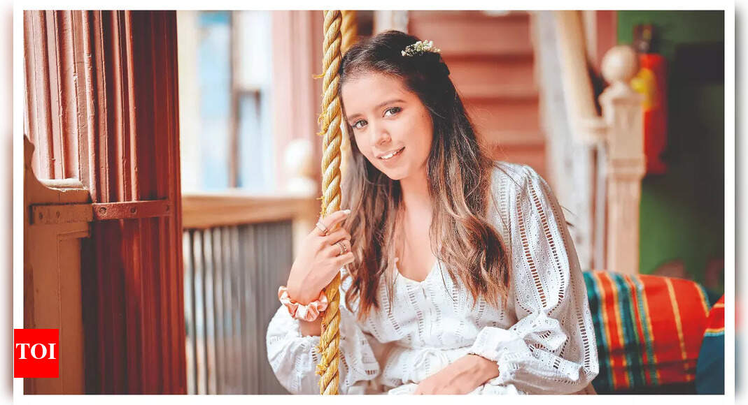 Share itinerary, be aware: Solo celeb travellers share tips & tricks - Vimarsana News