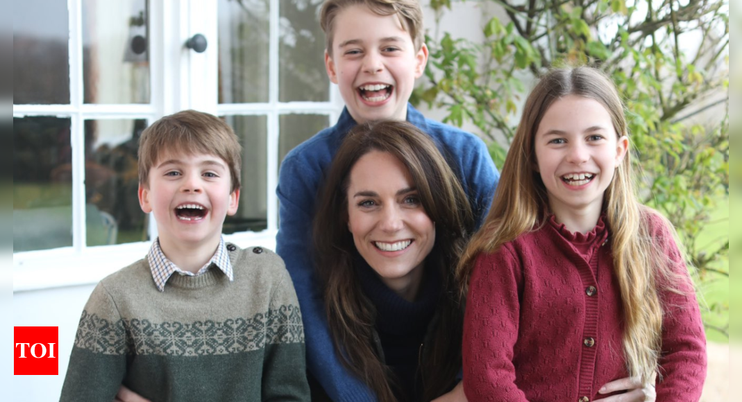 Kate Middleton’s first picture and message after surgery released by Kensington Palace – Times of India