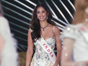 Priyanka gets a special honour at Miss India event