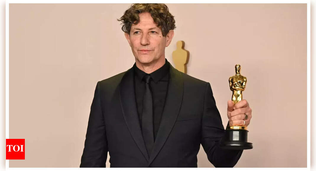 'Zone of Interest' director Jonathan Glazer wins Oscar for Best International Film; Condemns 'occupation' and Israel-Palestine conflict in rousing speech | - Vimarsana News