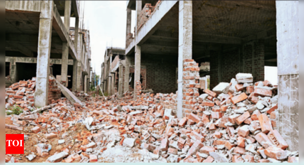 Manikonda multi-crore villas face bulldozer action for encroaching on Neknampur lake | Hyderabad News - Vimarsana News
