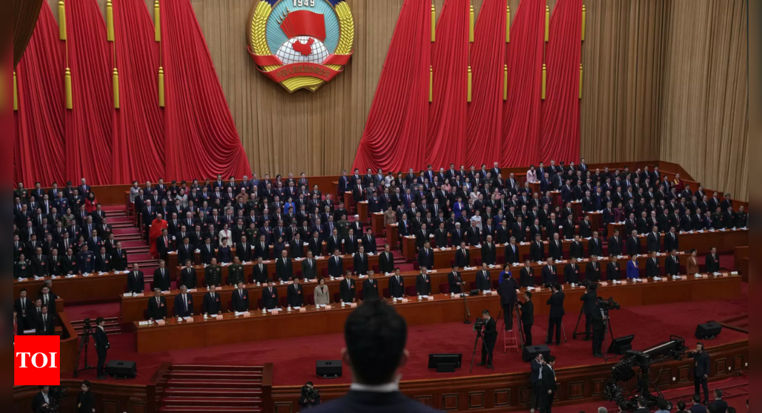 La Chine adopte une loi accordant au Parti communiste plus de contrôle sur le cabinet