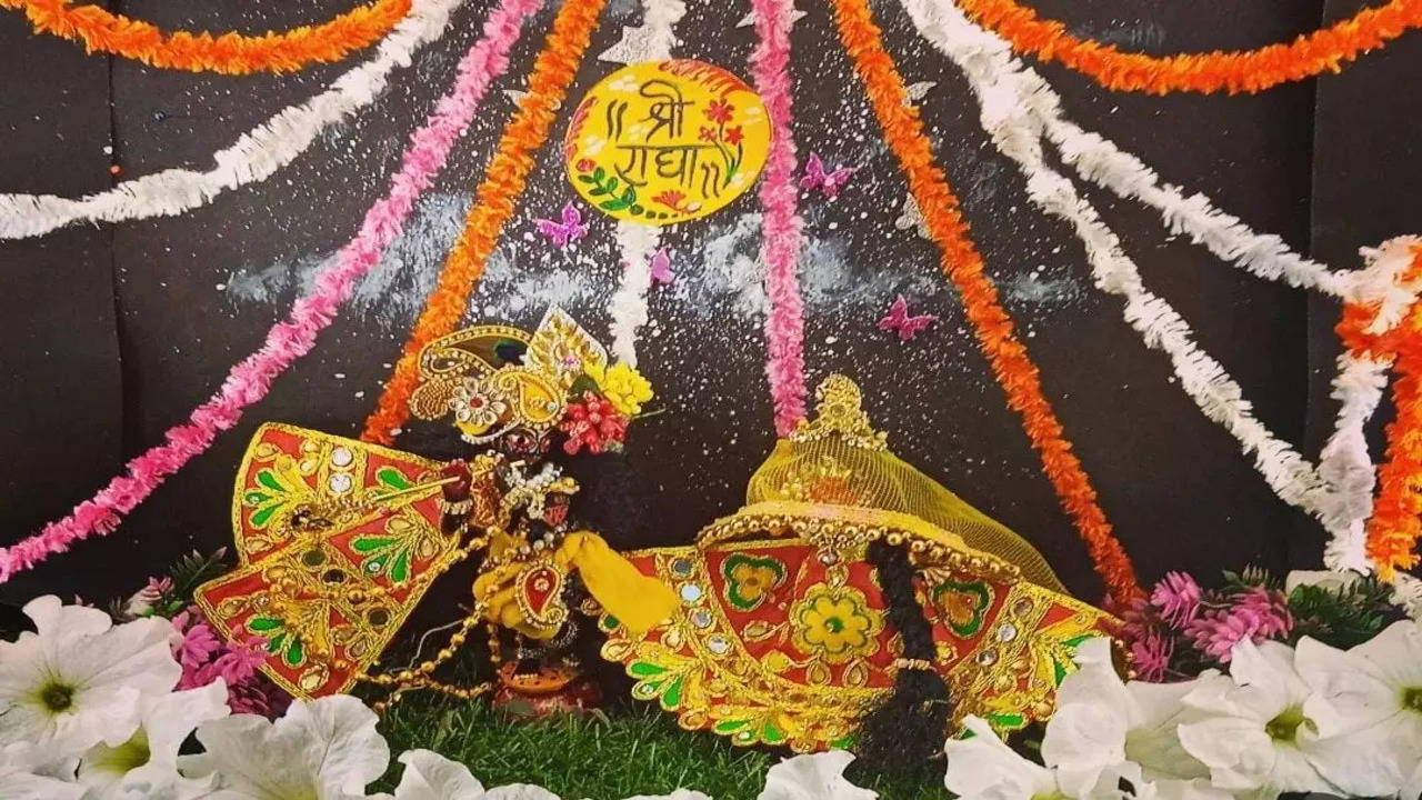 Phulera Dooj: How to please Lord Krishna and Radha Rani? - Times of India