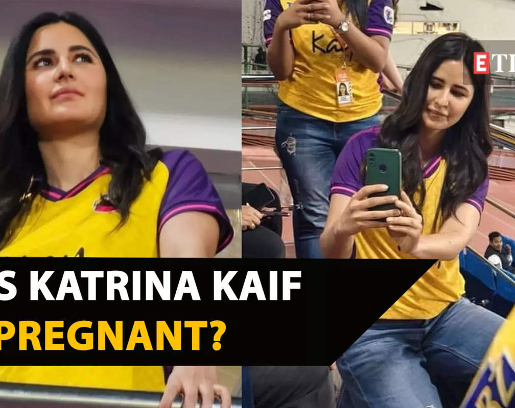 
Katrina Kaif puts an end to pregnancy rumours with her latest appearance; interacts and clicks selfies with fans
