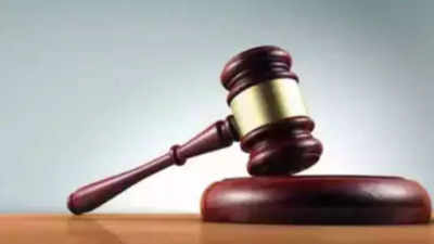 High Court grants bail to a 23-year-old accused in a stabbing and killing case in Pune