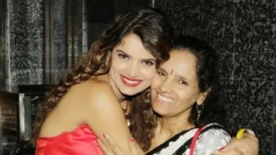 Bigg Boss 16's Archana Gautam's mom gets hospitalized; writes 'I am waiting for you'