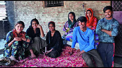 In Delhi, Pak Hindu refugees see light at the end of tunnel