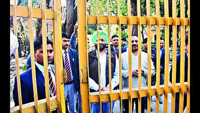 Not allowed to step out, says MP Bittu; cops cite law & order