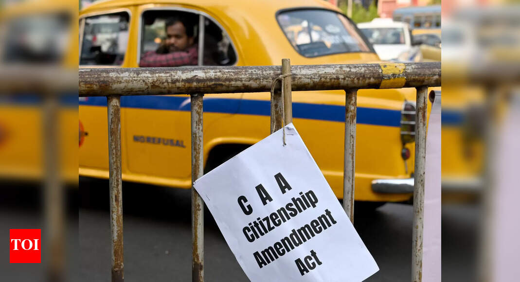Pak Migrants: Pak migrants in dist expect faster Indian citizenship after CAA rule Pune: A senior Sindhi citizen from Pakistan | Pune News - Vimarsana News