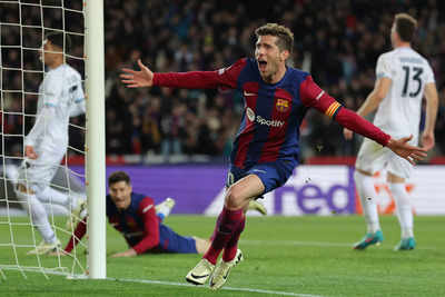 Barcelona advance to Champions League quarter-finals with victory over Napoli