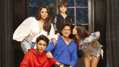 Shah Rukh Khan makes a BIG promise to wife Gauri Khan and children Suhana, Aryan and AbRam Khan: 'Jab tak tumhara baap zinda hai...' - WATCH video