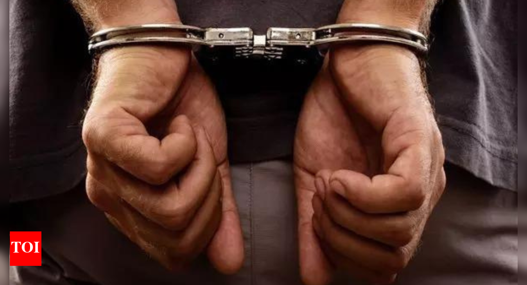 Three held for assaulting, robbing senior citizen at Kandivali | Mumbai News - Vimarsana News