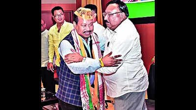 Day after Cong names poll nominees for Assam, party state gen secy joins BJP