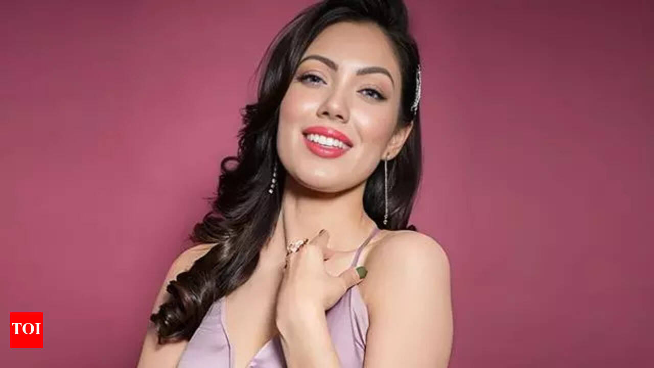 Munmun Dutta- Raj Anadkat Engagement: Taarak Mehtas Munmun Dutta shares  her first post after denying engagement with Raj Anadkat; see pics | -  Times of India