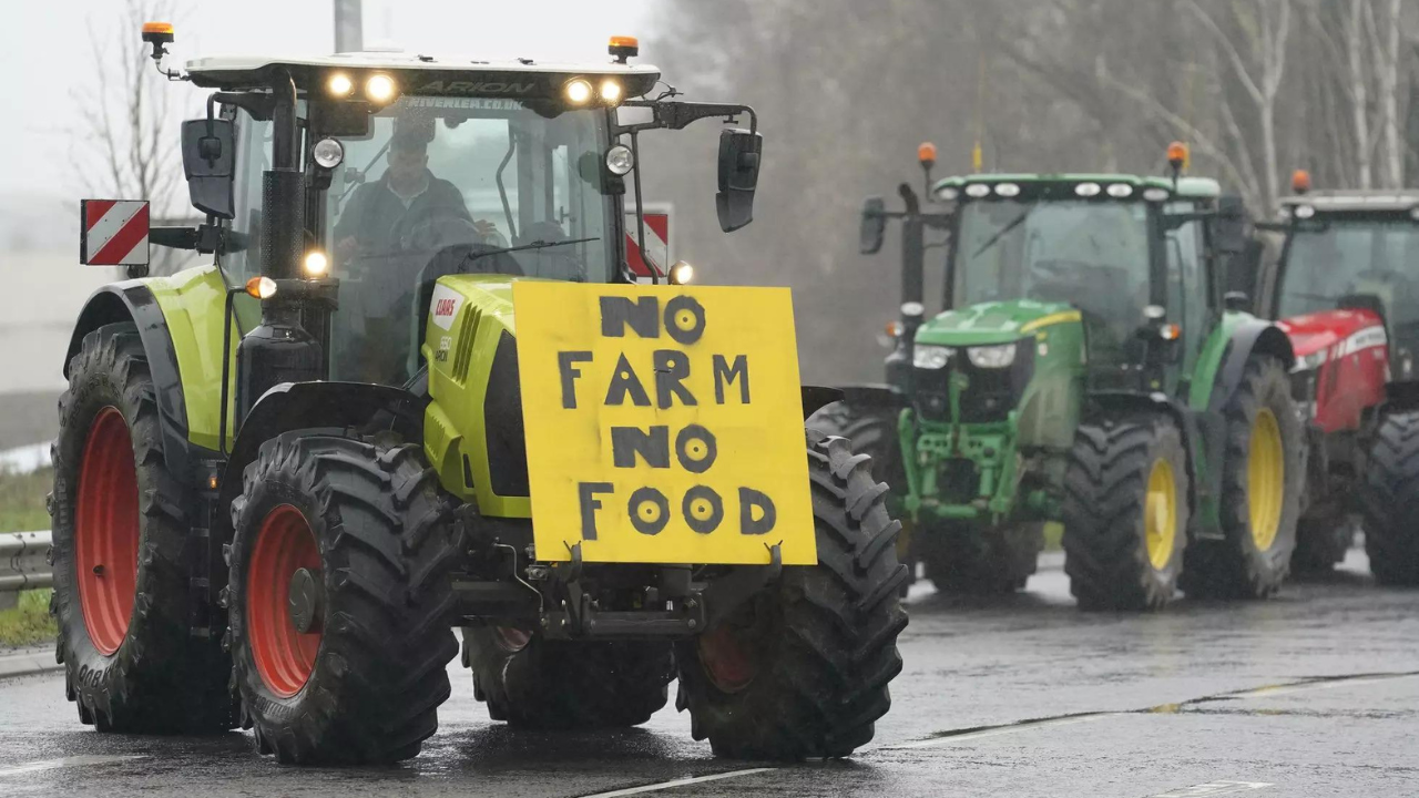 Boeren verstoorden het verkeer naar de belangrijkste havens van België uit protest tegen de milieuregels