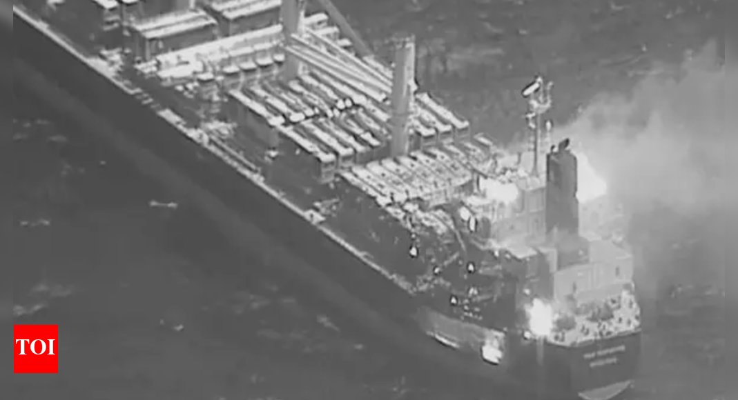 Blast near merchant ship off Yemen: Security agency - Times of India