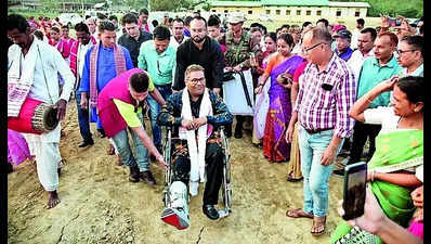Jorhat MP puts his shoulder to the wheel, campaigns with fractured leg