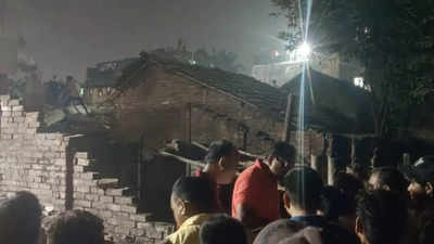 Four killed, seven injured after under-construction building collapses in Kolkata; CM Mamata Banerjee visits site
