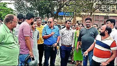 Parents Protest JSR School: Parents protest against Kerala Samajam