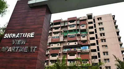 On what basis Signature View Apartments has been declared dangerous, Delhi HC asks MCD
