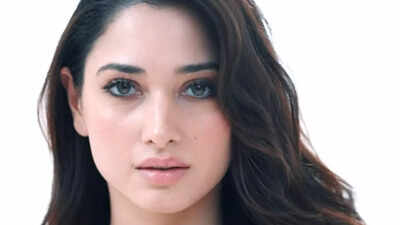 Tamannaah Bhatia mesmerizes fans in a celestial blue lehenga
