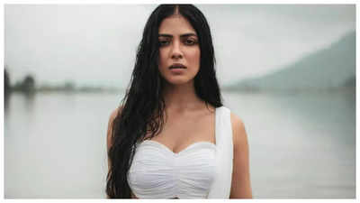5 Mesmerizing looks of ‘Thangalaan’ actress Malavika Mohanan that will leave you spellbound!