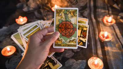 From identing the emotions to understanding the root of pain; Healing rituals with tarot readings
