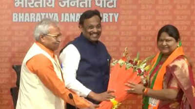 JMM jolted as Sita Soren, sis-in-law of ex-Jharkhand CM Hemant, joins BJP