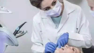 Put away gadgets & chew your food, advise dentists