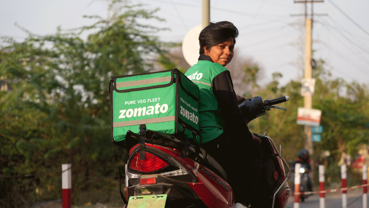 Zomato scraps green uniforms for “pure veg” mode delivery partners, thanks customers for raising these important 'caution points' | - Times of India