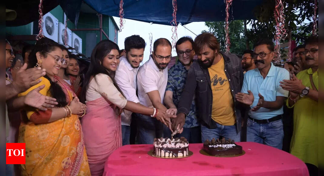 Exclusive! After a two-year leap, 'Pherari Mon' celebrates 500 episodes ...
