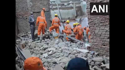 Two dead as building collapses in Delhi's Kabir Nagar