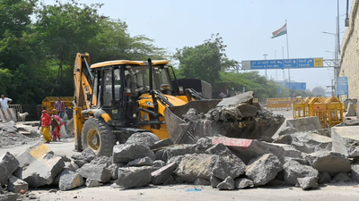 Delhi Police’s concrete walls on NH9 razed, UP Gate set for return to traffic normalcy