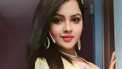 Nabanita Das opens up about friendship and love after her divorce: I don't  want to drag my past baggage into my new relationship - Times of India