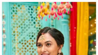 Kiara Advani's glamorous saree looks