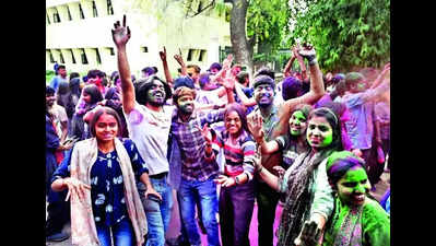 Holi-days: Travellers explore plans for extended weekend